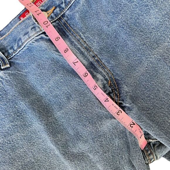 Levi’s Y2K Relaxed Fit Tapered 550 Jeans - Picture 8 of 14